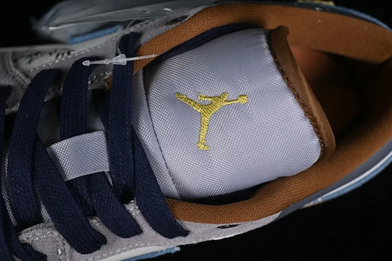 All Categories Air Jordan Jordan Series Basketball Shoes Air Jordan 1 Low Air Jordan 1 Low AJ1 Joe 1 National Treasure Panda Customized Low Bang Cultural Casual Shoes FZ5042-041